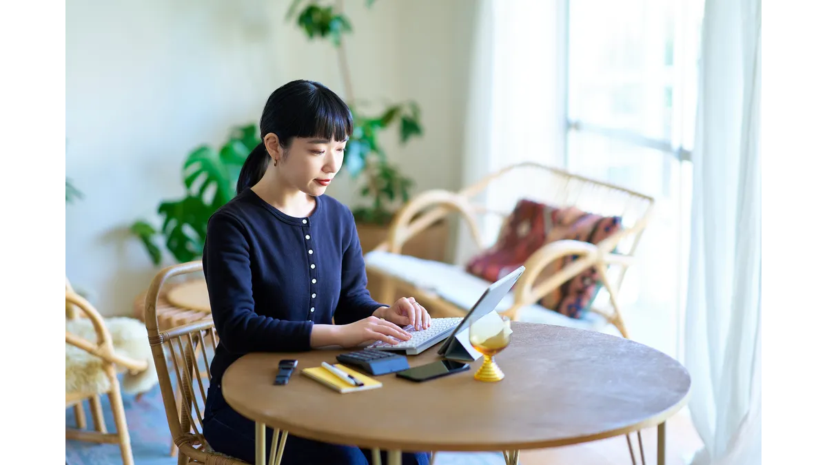 副業時間を活用し、自宅で着実に執筆実績を積み上げていく